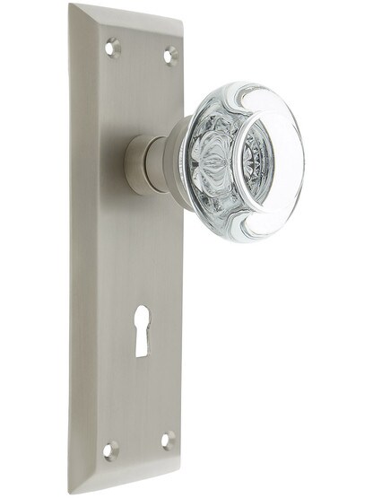 New York Plate with Round Clear Crystal Knob with Keyhole in Satin Nickel.